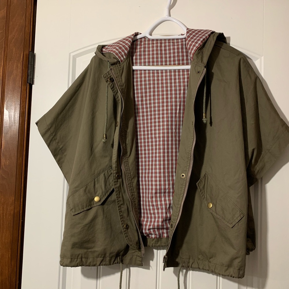 Short Cape Jacket - Picture 3 of 4
